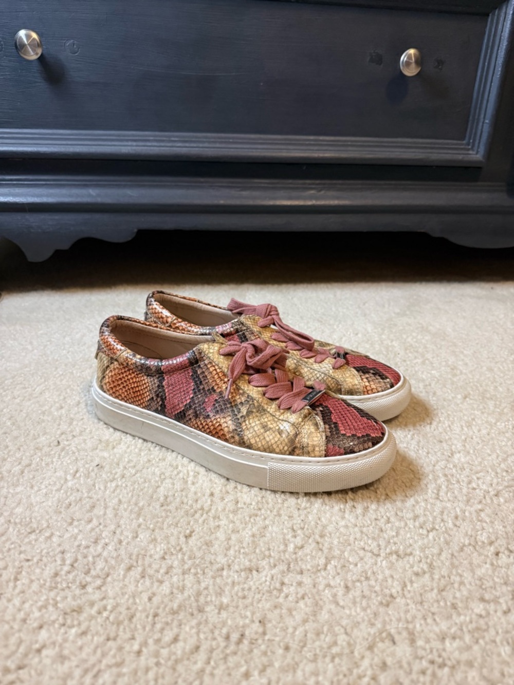 J/slides Women's Low-Top Snake Print Sneaker - Pink & Tan